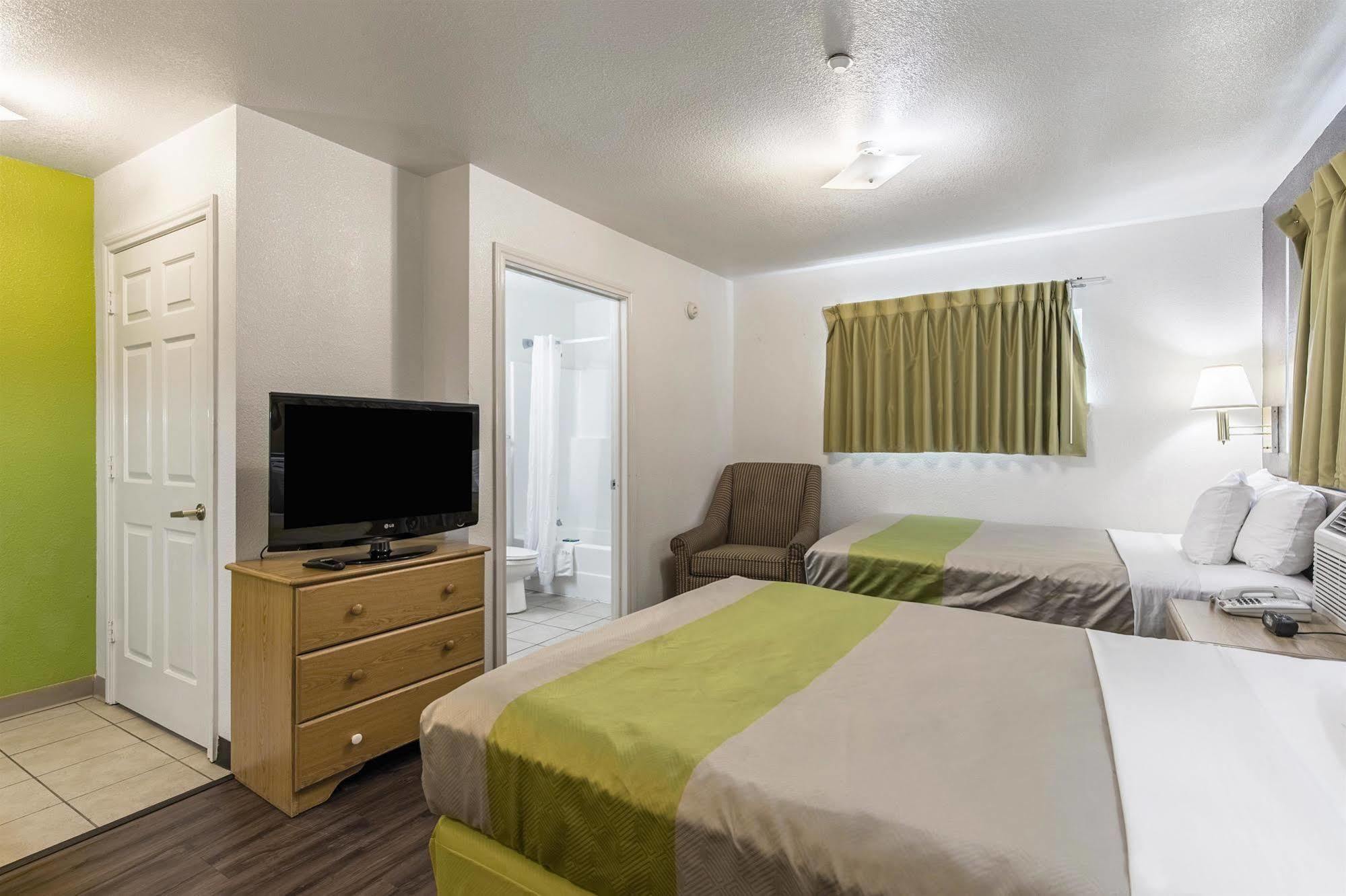 Hotel Studio 6-houston, Tx - Clear Lake
